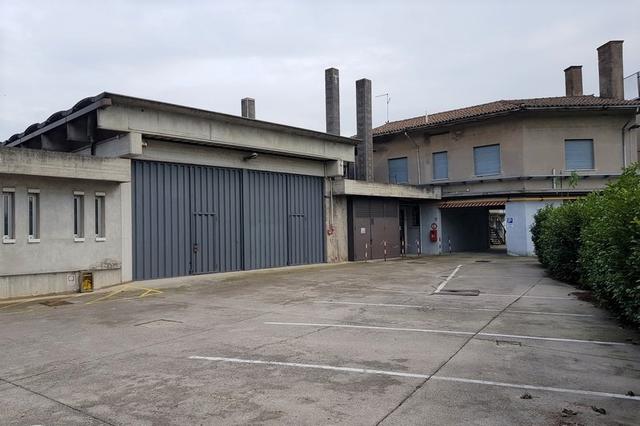 #10397 Complesso industriale con appartamenti in vendita - foto 11