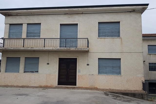 #10397 Complesso industriale con appartamenti in vendita - foto 12
