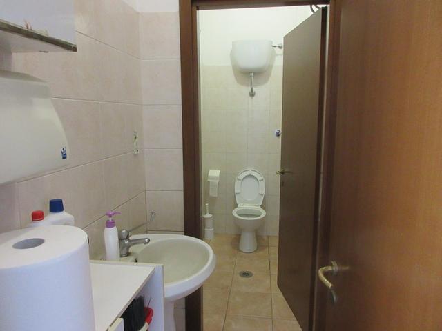 Locali deposito in vendita