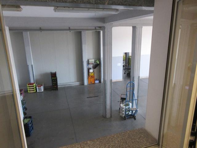 Locali deposito in vendita