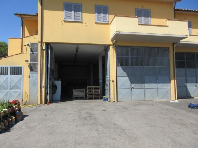 Locali deposito in vendita