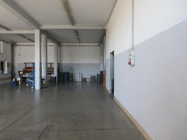 Locali deposito in vendita