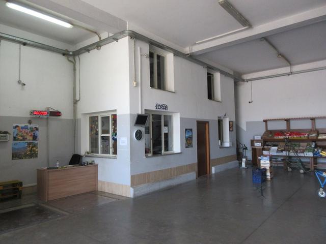 Locali deposito in vendita