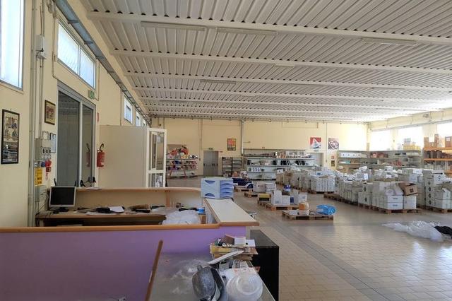 #11089 Capannone con laboratorio, negozio e zona uffici in vendita - foto 6