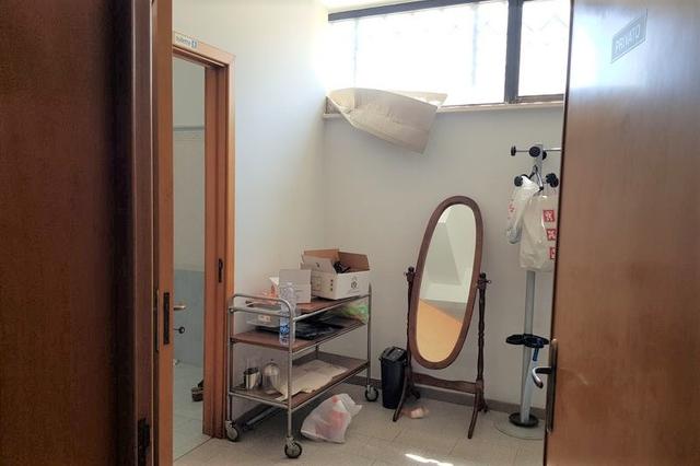 #11089 Capannone con laboratorio, negozio e zona uffici in vendita - foto 13
