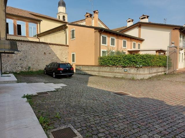 #11175 Uffici su tre piani e parcheggi privati in vendita - foto 8