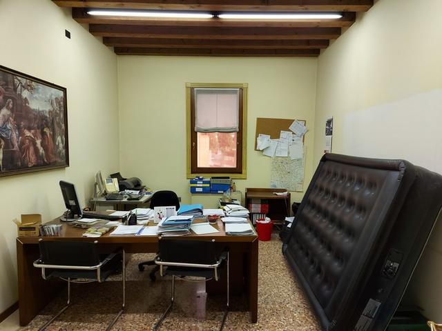 #11175 Uffici su tre piani e parcheggi privati in vendita - foto 18