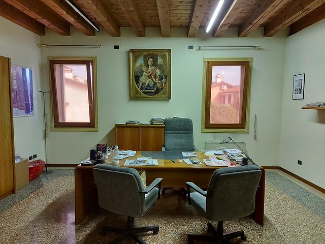 #11175 Uffici su tre piani e parcheggi privati in vendita - foto 19