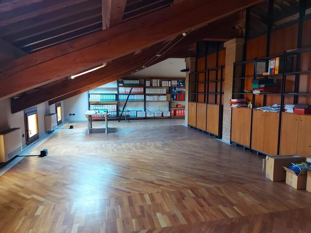#11175 Uffici su tre piani e parcheggi privati in vendita - foto 22