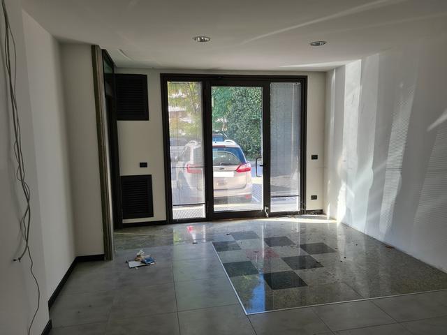 #11428 Negozio uso ufficio in complesso commerciale in vendita - foto 4