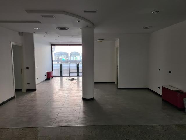 #11428 Negozio uso ufficio in complesso commerciale in vendita - foto 9