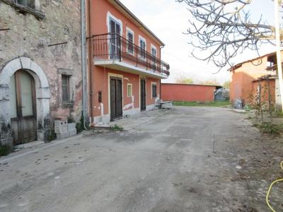 Rustici e casali in vendita