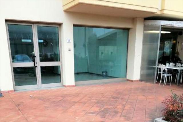 #11795 Negozio e corte (sub 9) in condominio Il Borgo in vendita - foto 1