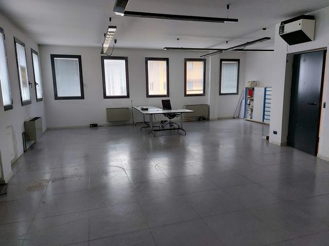 #12102 Ufficio in complesso condominiale con posto auto e deposito in vendita - foto 4