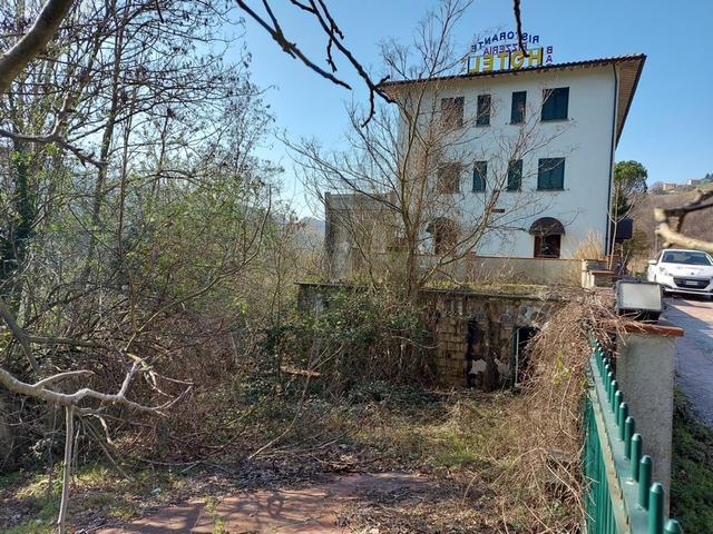 #12105 Albergo con ristorante e pertinenze in vendita - foto 2