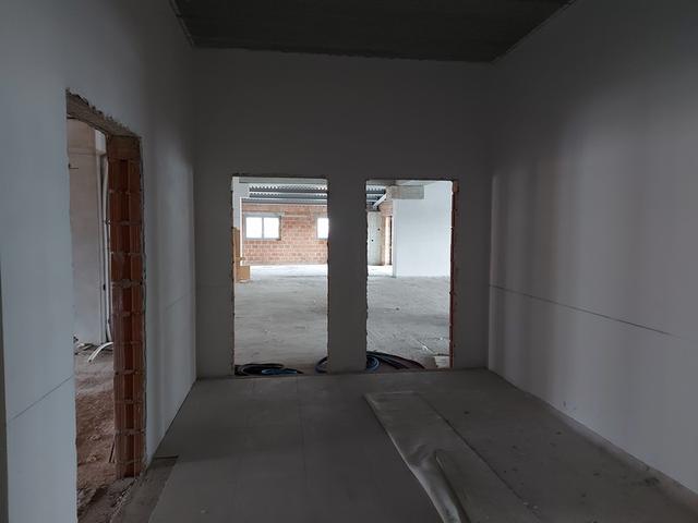 #12194 Quattro uffici al grezzo in complesso commerciale (sub 24,25,26,27) in vendita - foto 3