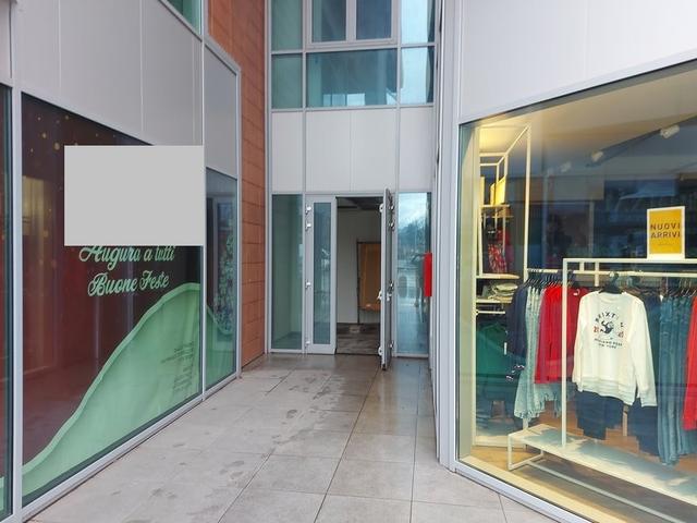 #12194 Quattro uffici al grezzo in complesso commerciale (sub 24,25,26,27) in vendita - foto 4