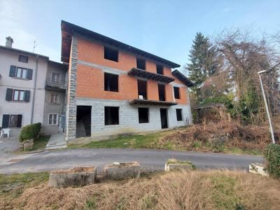 Palazzi in vendita