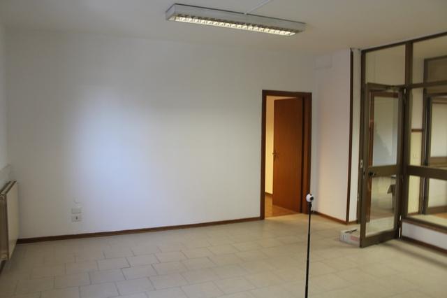 #12556 Uffici con magazzino in vendita - foto 13