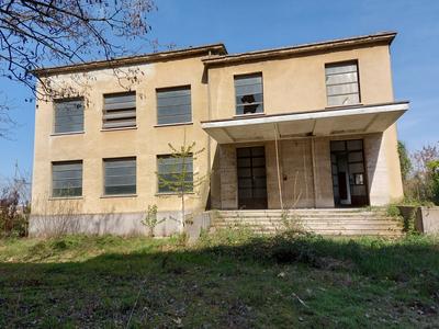 Capannoni artigianali in vendita