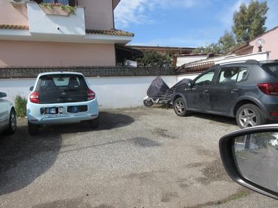 Posti auto in vendita