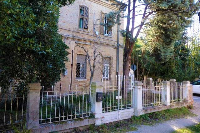 #13087 Frustolo di 861 mq in zona produttiva in vendita - foto 2