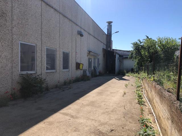 Fabbricati industriali in vendita