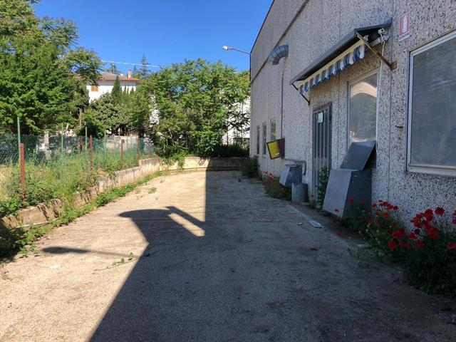 Fabbricati industriali in vendita