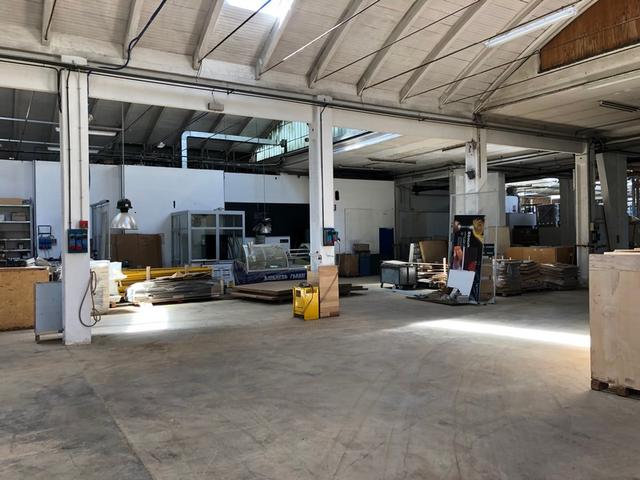 Fabbricati industriali in vendita