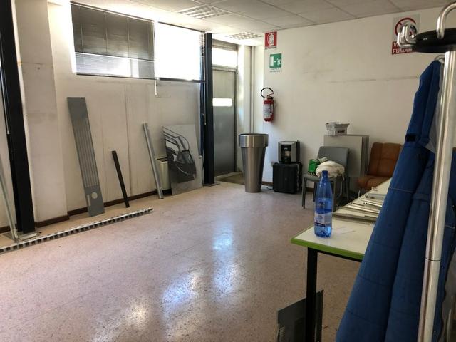 Fabbricati industriali in vendita