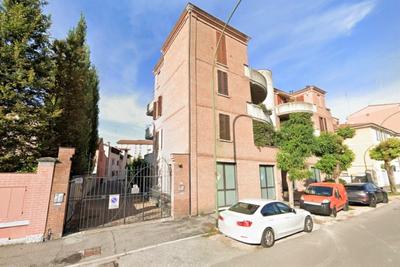 Garage in vendita