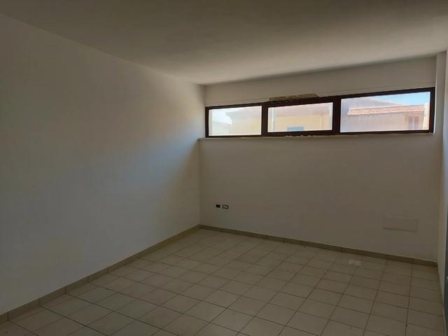 #13400 Negozio su due livelli in zona centrale in vendita - foto 5