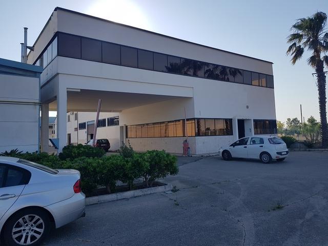 #13593 Opificio artigianale con uffici e sala esposizione in vendita - foto 2