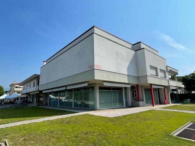 #13926 Unità commerciale su quattro piani in vendita - foto 1