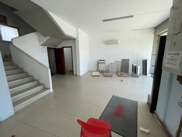 #13926 Unità commerciale su quattro piani in vendita - foto 3