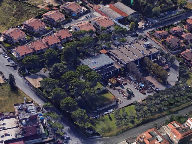 #14036 Magazzino con area di pertinenza in vendita - foto 2