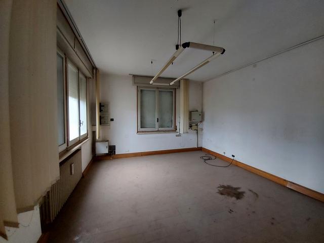 #14217 Fabbricato direzionale con area pertinenziale in vendita - foto 3