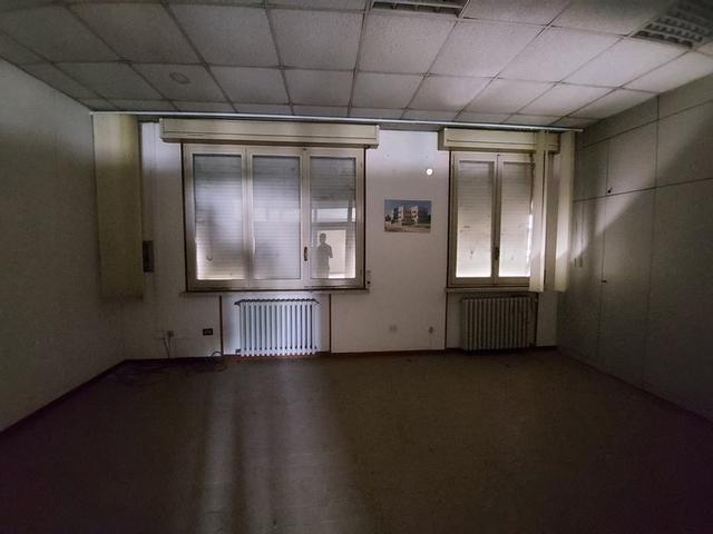 #14217 Fabbricato direzionale con area pertinenziale in vendita - foto 8