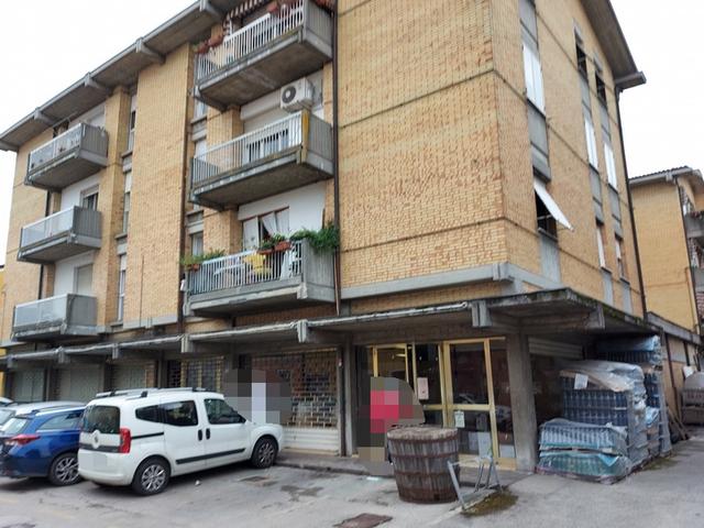 Negozi in vendita