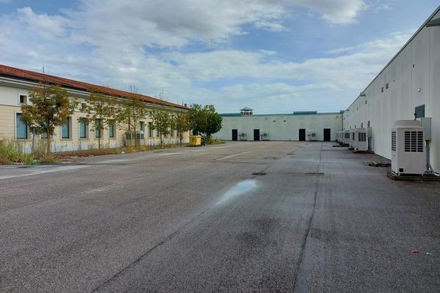 #14440 Parco commerciale con locali grezzi e terreni in vendita - foto 11