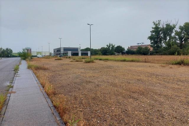 #14440 Parco commerciale con locali grezzi e terreni in vendita - foto 14