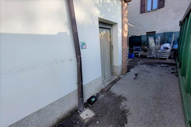 #14496 Negozio e ampio parcheggio in centro storico in vendita - foto 9