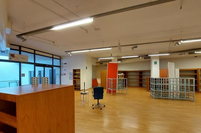 #14497 Complesso commerciale e ampio parcheggio in vendita - foto 3