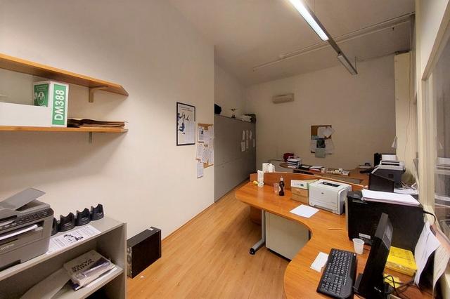 #14497 Complesso commerciale e ampio parcheggio in vendita - foto 4