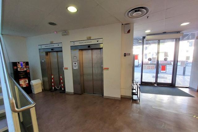 #14497 Complesso commerciale e ampio parcheggio in vendita - foto 8