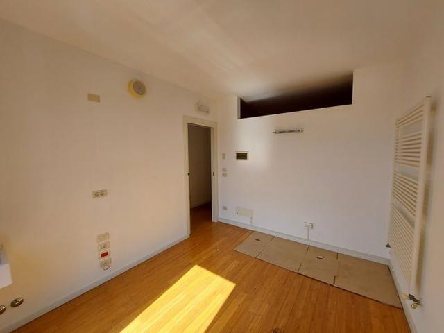 #14589 Due uffici adiacenti con garage e cantina in vendita - foto 14
