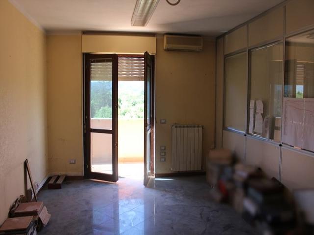#14668 Ufficio su due livelli con autorimessa in vendita - foto 4