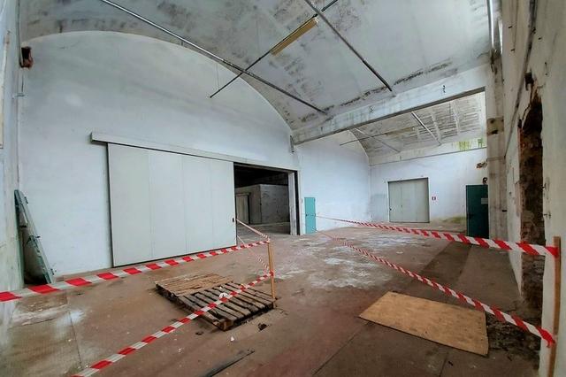 #14679 Capannone con aree urbane e parcheggio in vendita - foto 8