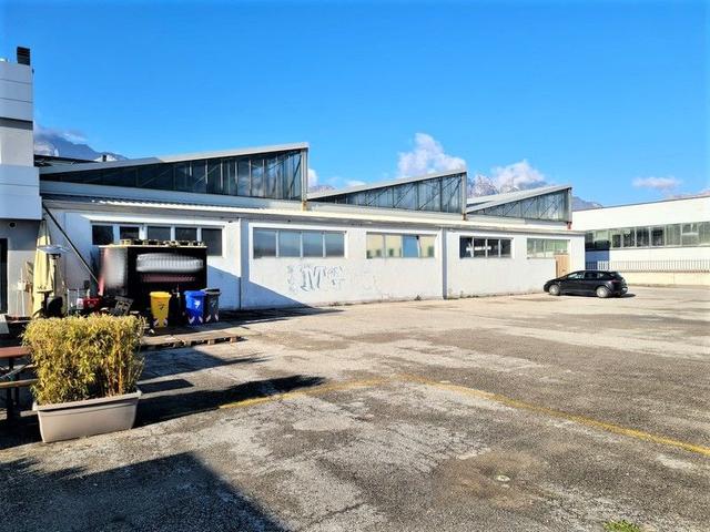 #14687 Porzione di capannone ad uso commerciale in vendita - foto 2