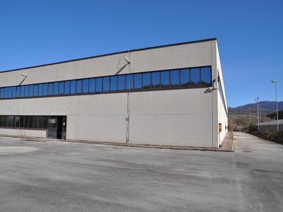 Fabbricati industriali in vendita